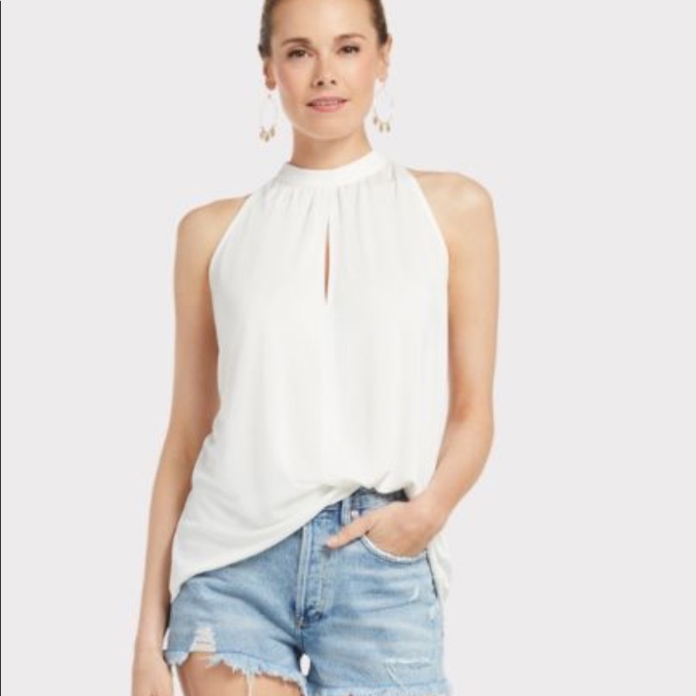 ❌SOLD❌White sleeveless top